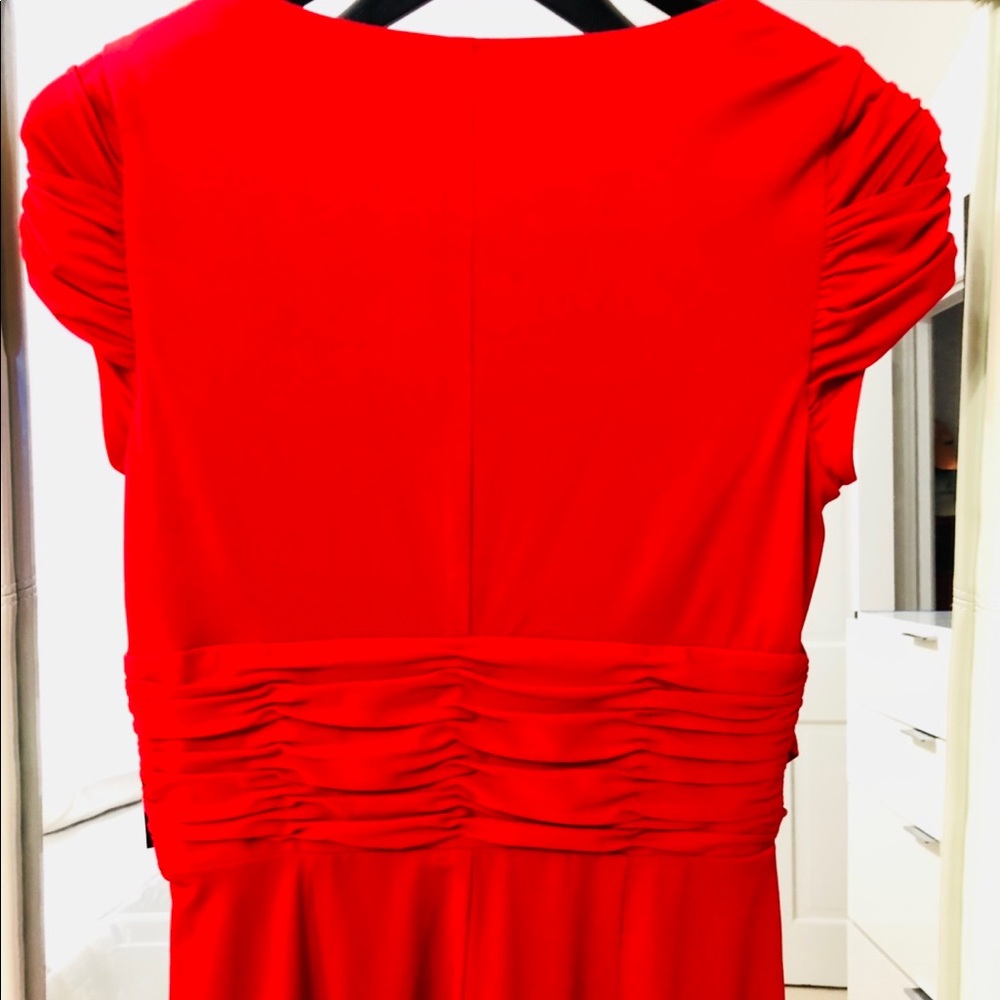 RED DRESS. Draped waist. Stretchy - Picture 4 of 5